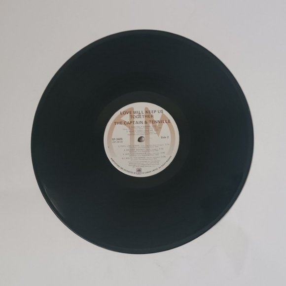 The Captain & Tennille Love Will Keep Us Together vinyl record, 1975 original - Picture 8 of 10